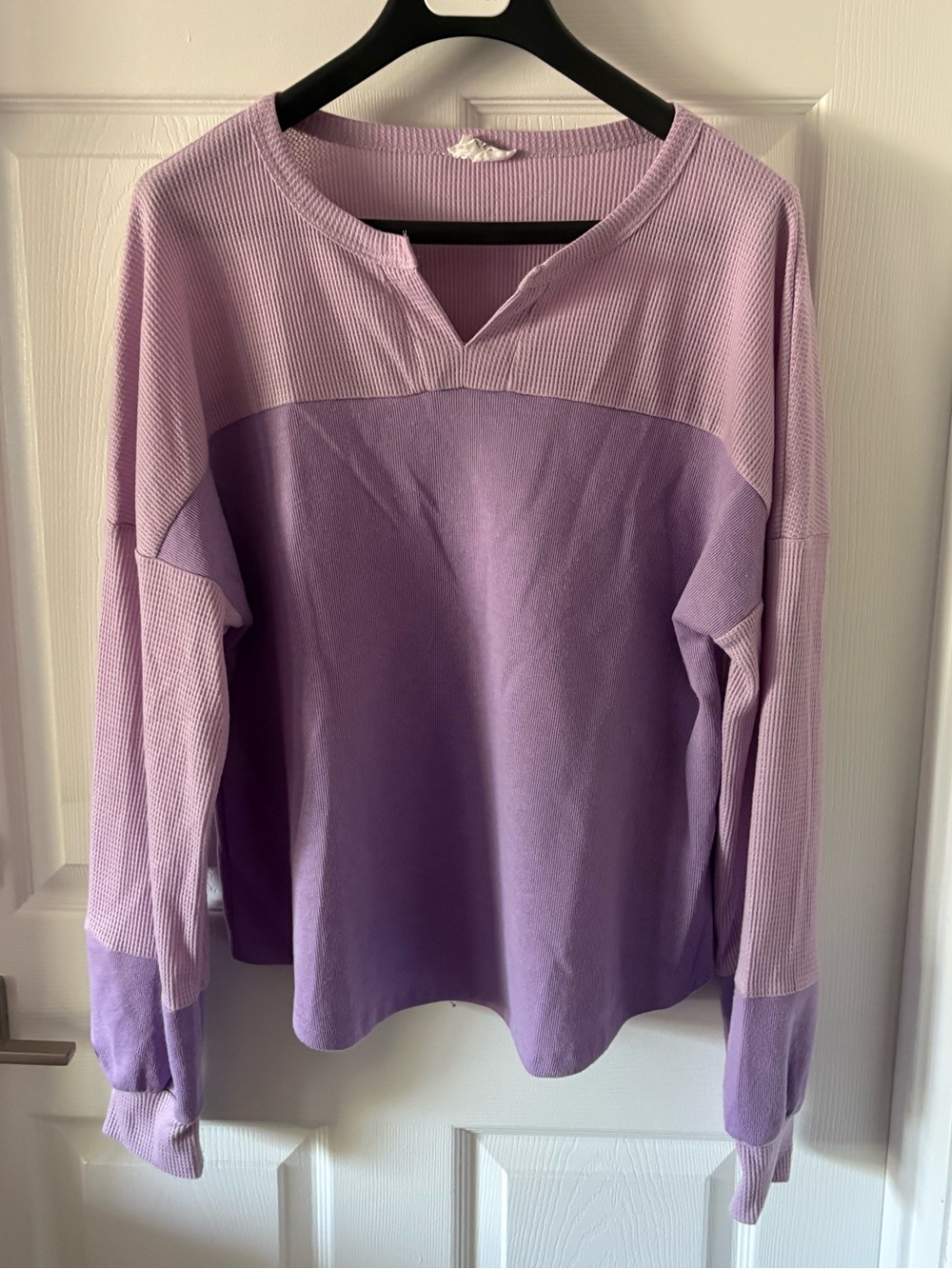ANDREE BY UNIT Two-Tone Lavender Waffle Pullover Size L